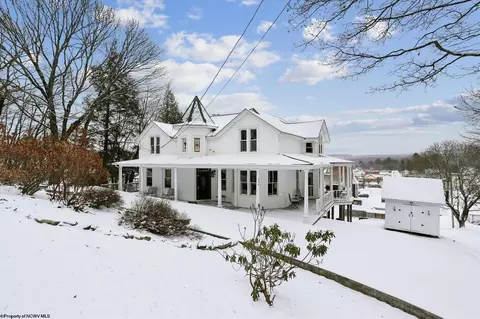 364 4th St, Davis, WV 26260
