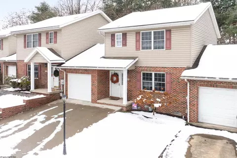 176 Meadowridge Dr, Morgantown, WV 26505