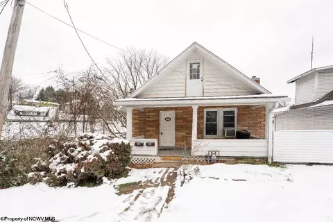 211 Richmond St, Westover, WV 26501