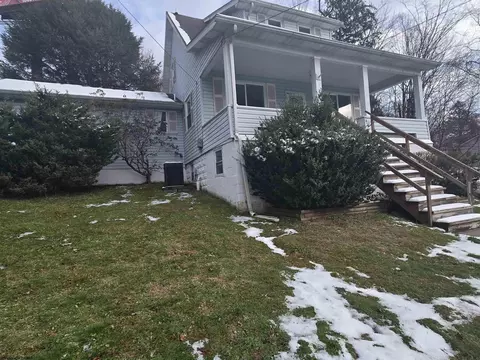 1 Sugarmaple Ln, Fairmont, WV 26554
