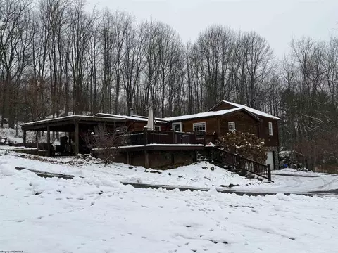 65 Pipestem Dr, Fairmont, WV 26554
