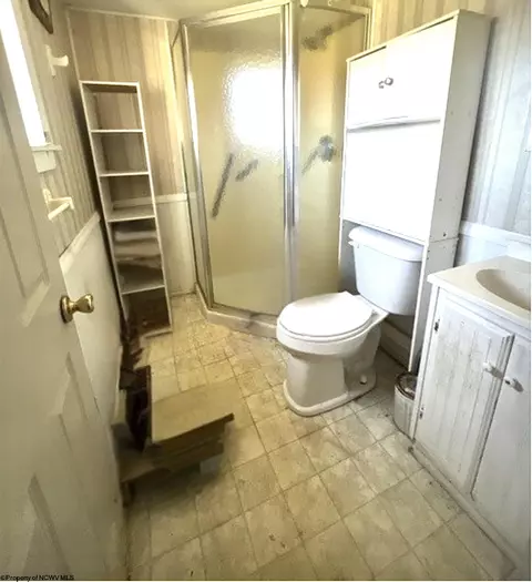Bath - 515 Central St, Elkins, WV 26241 photo 1 of 1