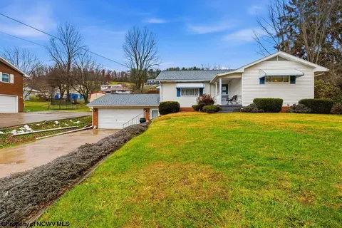1804 Pleasant Valley Rd, Fairmont, WV 26554