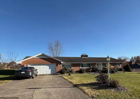112 Village Dr, Bridgeport, WV 26330