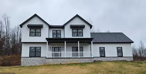 505 Tappan Zee Ln, Morgantown, WV 26508