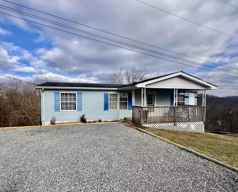 1502 Princeton St, Fairmont, WV 26554