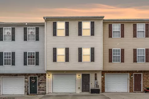 145 Eagle Dr, Maidsville, WV 26541