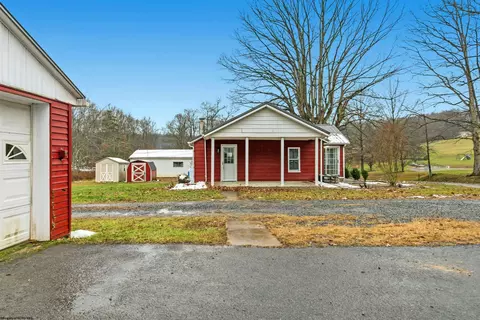 232 Kelly Rd, Morgantown, WV 26508