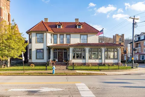 306 Main Ave, Weston, WV 26452