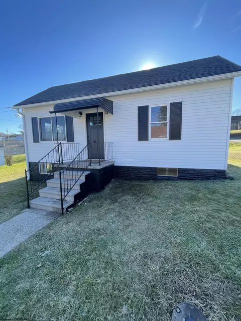 130 Hunsaker St, Fairmont, WV 26554