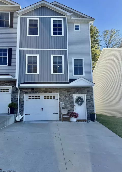 28 Misty Ln, Fairmont, WV 26554