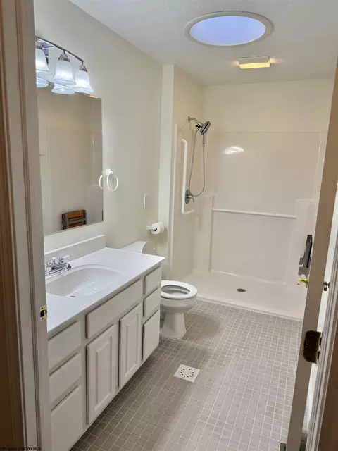 Bath - 410 Pineview Dr, Thomas, WV 26292 photo 3 of 3