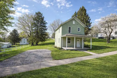 207 Willard St, Terra Alta, WV 26764