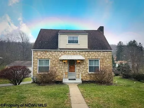 1819 Pleasant Valley Rd, Fairmont, WV 26554
