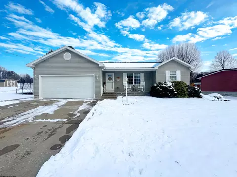 61 Hickory Dr, Fairmont, WV 26554