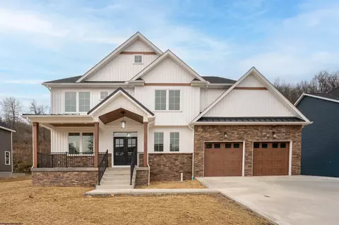 211 Farm Brook Ln, Morgantown, WV 26505
