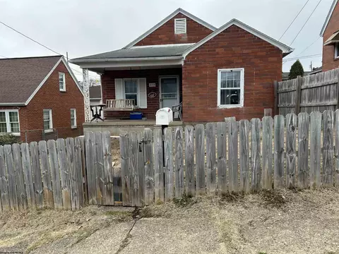 203 Indiana Ave, Nutter Fort, WV 26301