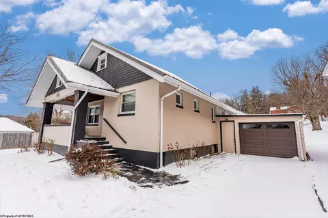 230 Madison Ave, Hopwood, PA 15445