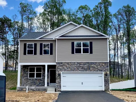 326 Dye Ln, Morgantown, WV 26501
