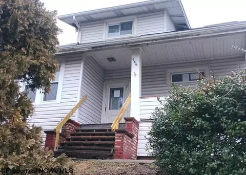 848 Neville St, Follansbee, WV 26037