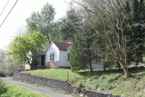 1349 Point Mountain Rd, Webster Springs, WV 26288