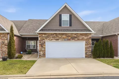 512 Persimmon Ln, Bridgeport, WV 26330