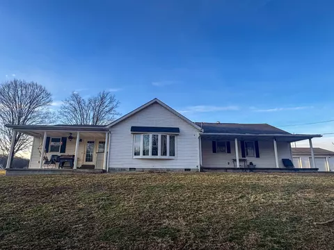3827 Midway Rd, Belington, WV 26250