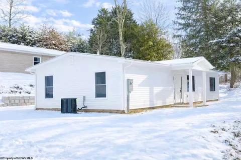 1231 Bell Run Rd, Fairmont, WV 26554
