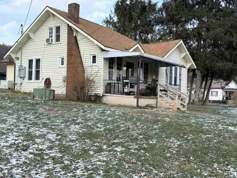 2645 Simpson Rd, Grafton, WV 26354