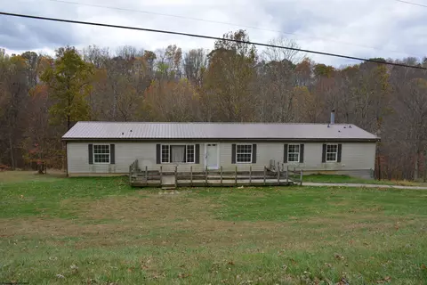 135 Fawn Meadow Dr, Maidsville, WV 26541