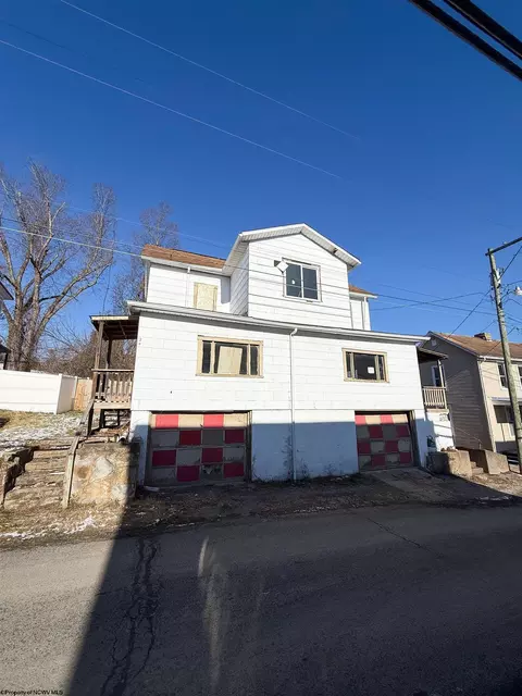 22 Freeland St, Fairmont, WV 26554
