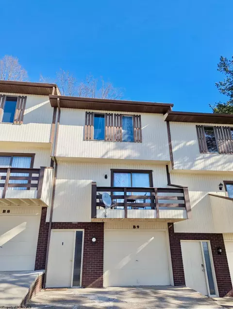 1236 Van Voorhis Rd, Morgantown, WV 26505