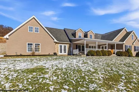 559 Hornors Run Rd, Shinnston, WV 26431