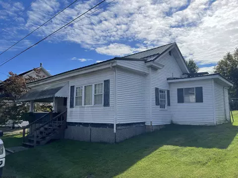 608 College St, Barrackville, WV 26559