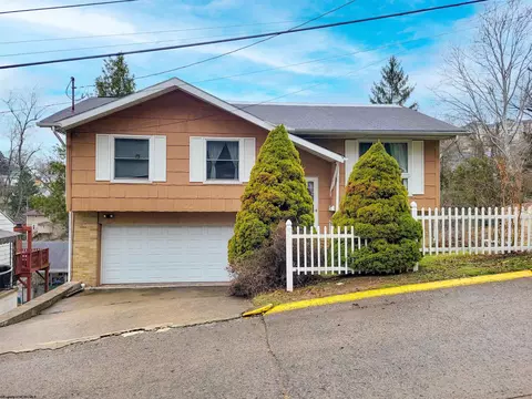 929 Garrison Ave, Morgantown, WV 26505