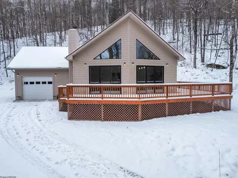 1719 Whitewater Pkwy, Bruceton Mills, WV 26525