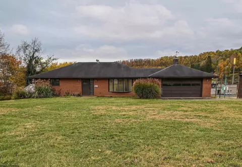 100 Goodwin Ct, Nutter Fort, WV 26301