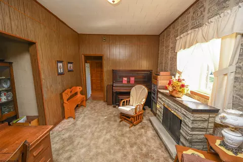 Living - 70 Brown St, Thomas, WV 26292 photo 1 of 4