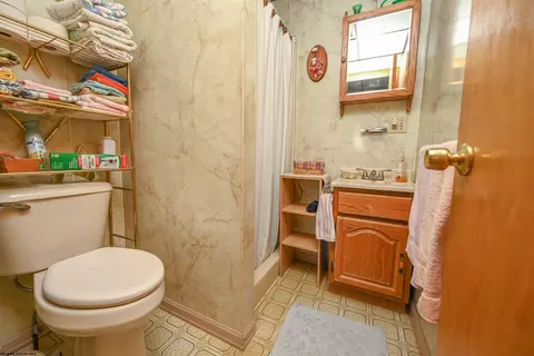 Bath - 70 Brown St, Thomas, WV 26292 photo 1 of 1