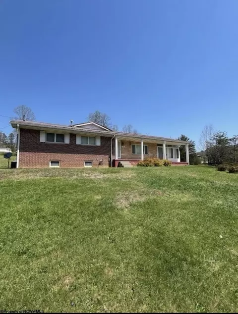 3089 State St, Gassaway, WV 26624