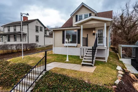 59 Monongahela Ave, Westover, WV 26501