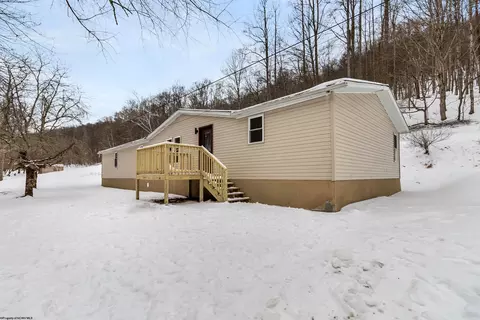 366 Samaria Rd, Fairmont, WV 26554