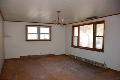Living - 714 Seneca Trl, Beverly, WV 26253 photo 3 of 4