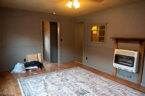 Living - 4054 Piney Fork Rd, Pine Grove, WV 26419 photo 4 of 4