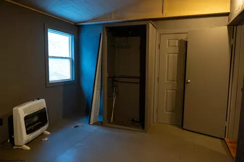 Bedroom - 4054 Piney Fork Rd, Pine Grove, WV 26419 photo 7 of 10