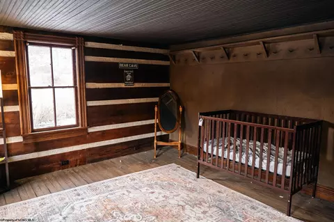 Bedroom - 4054 Piney Fork Rd, Pine Grove, WV 26419 photo 4 of 10