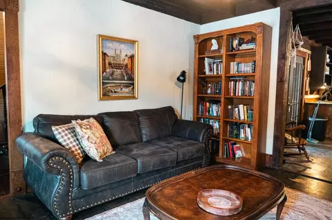 Living - 4054 Piney Fork Rd, Pine Grove, WV 26419 photo 2 of 4