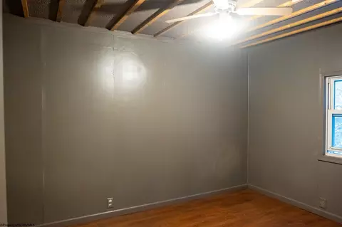 Bedroom - 4054 Piney Fork Rd, Pine Grove, WV 26419 photo 9 of 10