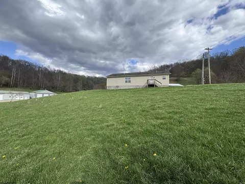 1154 Sunrise Dr, Lost Creek, WV 26385
