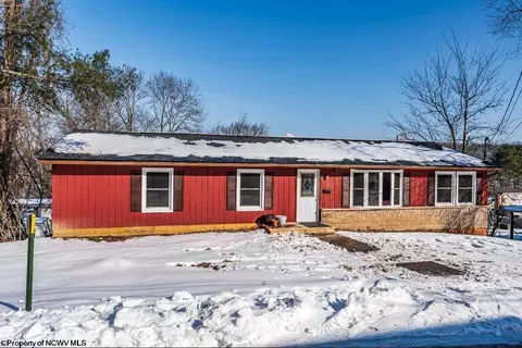 490 Ohio Ave, Westover, WV 26501
